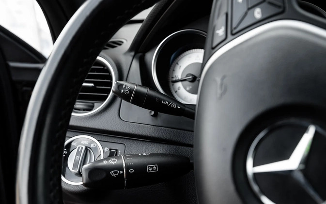 Mercedes-Benz Klasa C cena 49900 przebieg: 210000, rok produkcji 2012 z Nieszawa małe 596